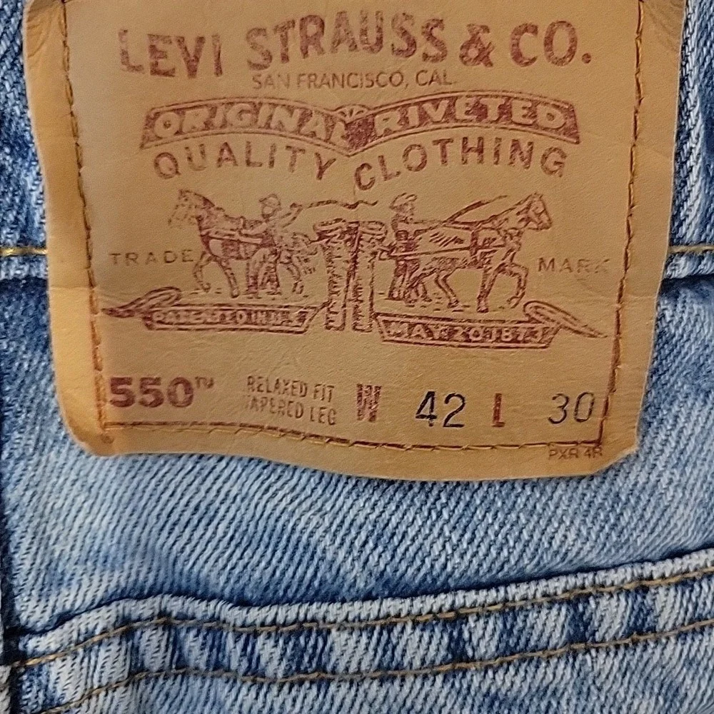 Levi's 550 Jeans Mens 42x30 Tag 40x30 Actual Blue Relaxed Fit‎ Tapered Denim VGT